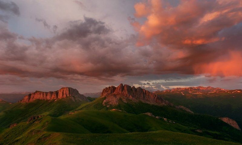 2013, ачешбок, горы, кавказ, рассвет А ПО ГОРКЕ ЛИС БЕЖАЛ  ВЕРТИКАЛЬНО ХВОСТ  ДЕРЖАЛ   ! фото превью