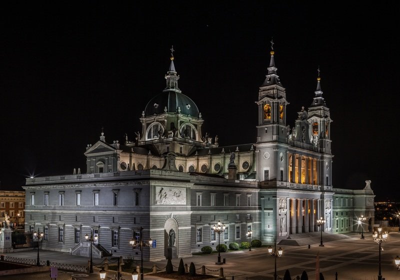 собор альмудена, ночь, мадрид, испания Собор Альмудена фото превью