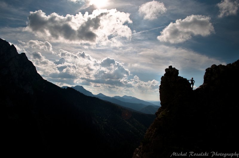 mountains, ,landscape, ,hills, ,valley, ,summer, ,sky, ,clouds, ,people, , Climbing up the top фото превью