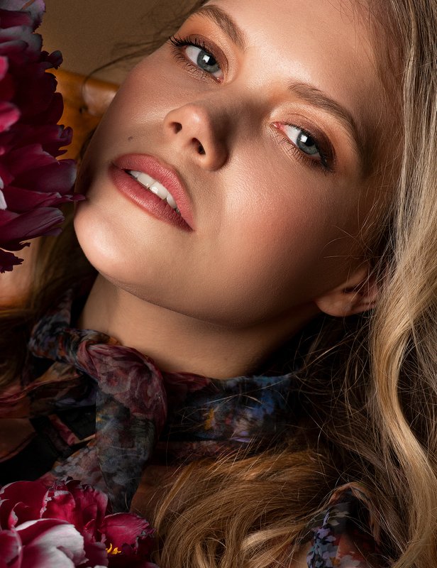 женский портрет, шикарная, красотка. девушка, фэшн, pretty woman, fashion, adult, lips, portrait, girl, attractive, pretty, model, hair, beautiful, natural, female, smile, beauty, studio, lady, elegance, glamour, curly, elegant, Liza фото превью