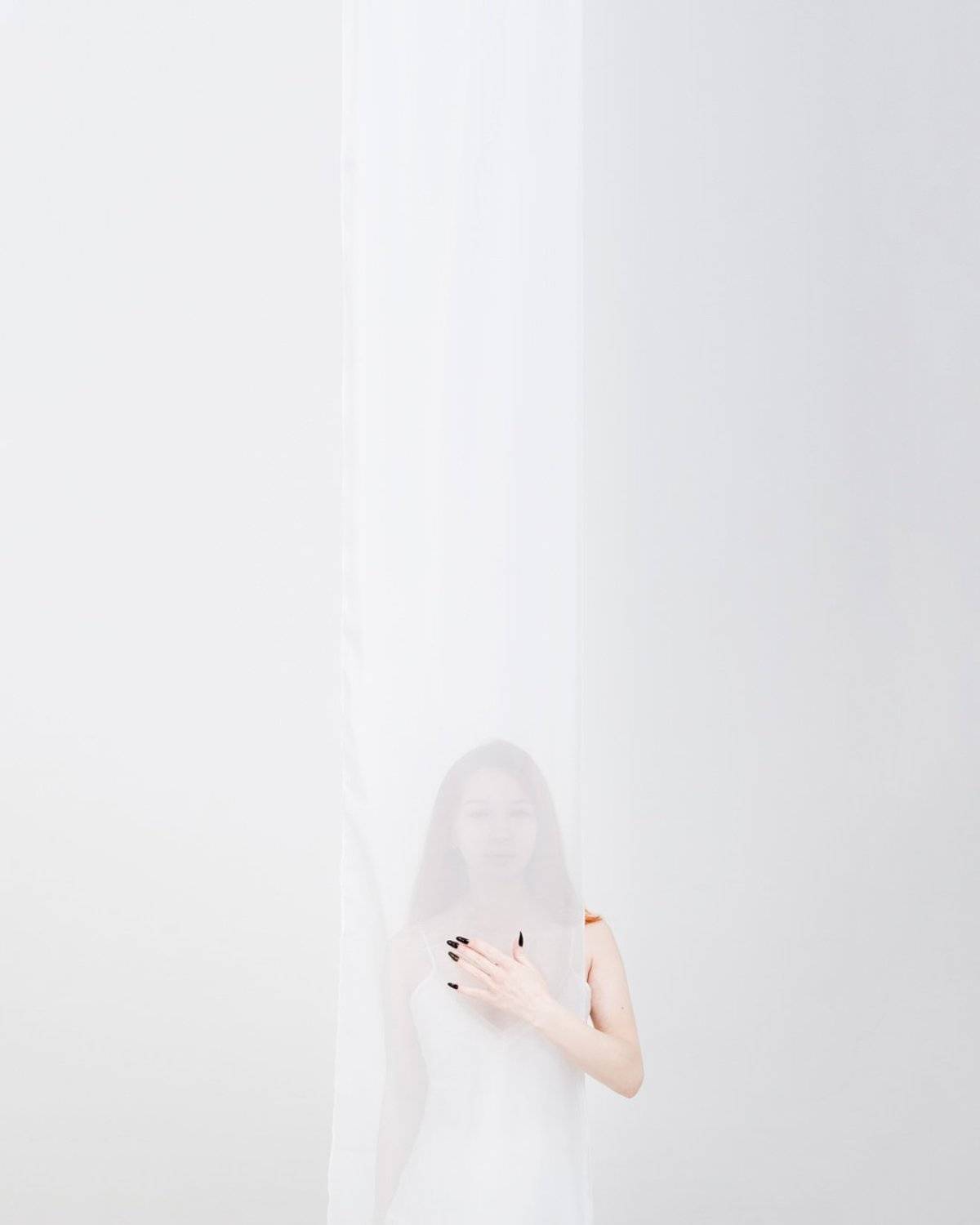 white silk girl smoke red, Евгений Вознюк