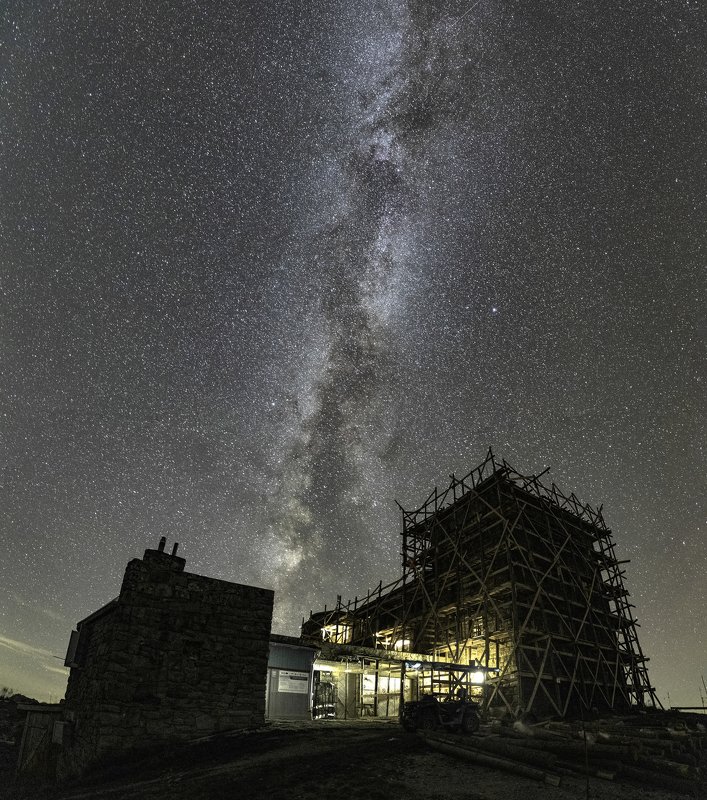 observatory, stars, milky way Milky Way over the While Elephant observatory фото превью