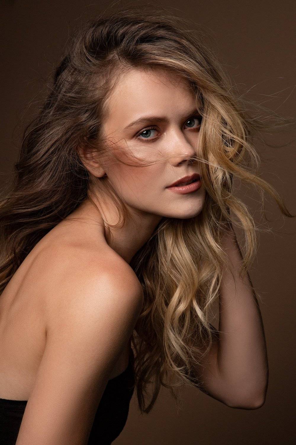 женский портрет, шикарная, красотка. девушка, фэшн, pretty woman, fashion, adult, lips, portrait, girl, attractive, pretty, model, hair, beautiful, natural, female, smile, beauty, studio, lady, elegance, glamour, curly, elegant,, Мелана Романова