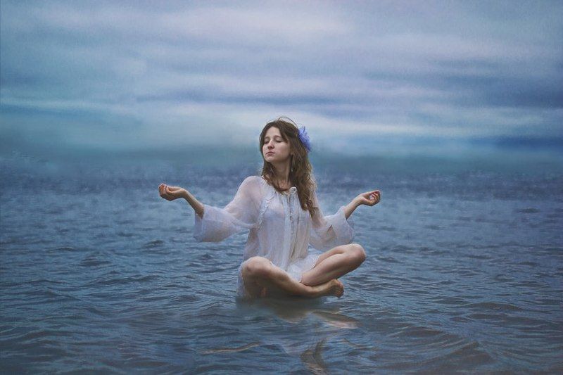 Сидя на воде фото превью