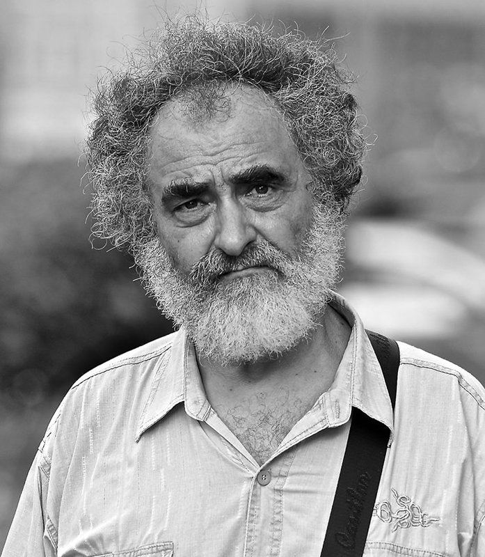 прохожий фото превью