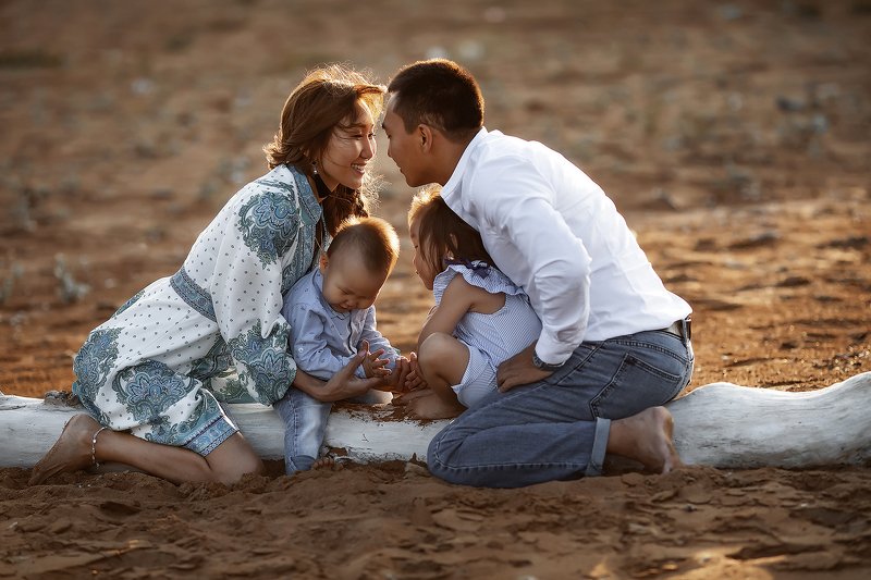 семейная фотосессия семья природа закат дети Волшебный закат фото превью