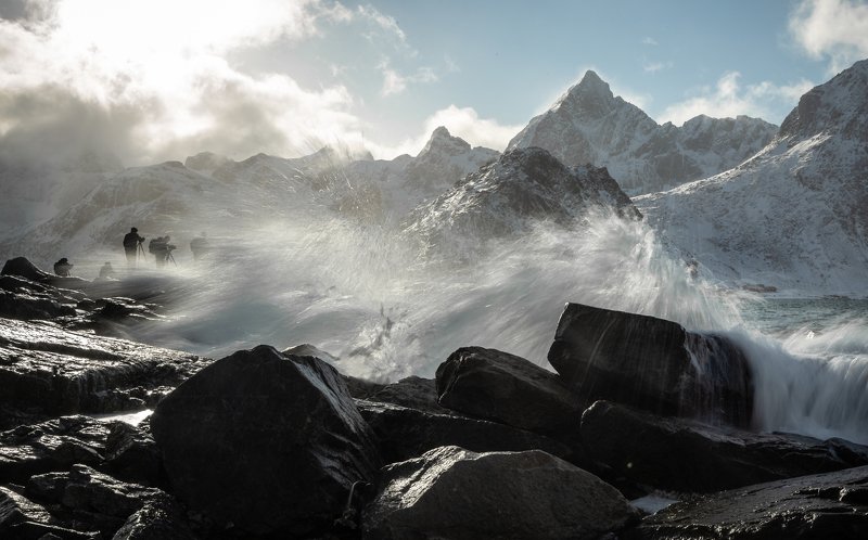 lofoten,norway,mountains,sea,sjoreline,coast,waves,water,winter, Catching the waves фото превью