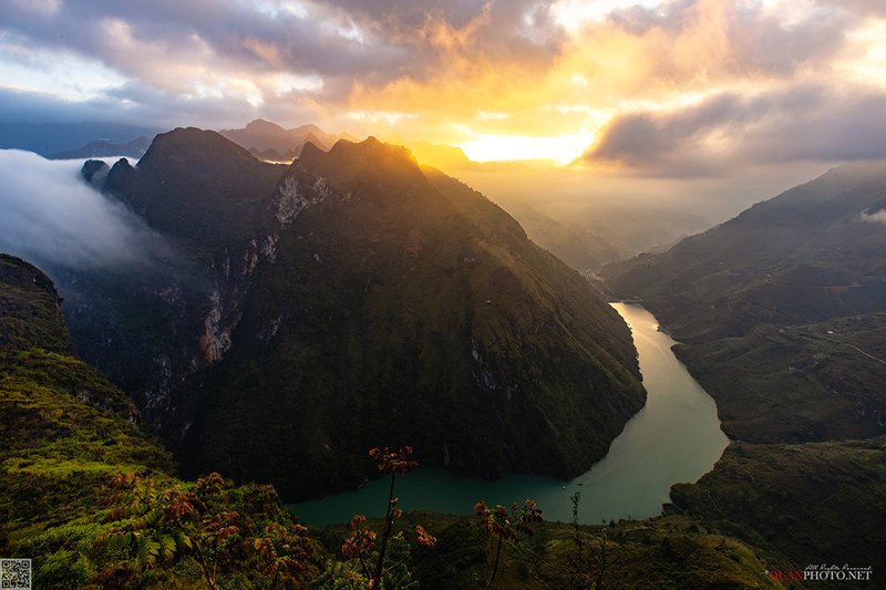 quanphoto, landscape, morning, sunrise, dawn, mountains, valley, canyon, river, vietnam Mountains of Dawn фото превью