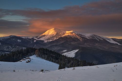 Вид на Петрос ( архив 01.2020)