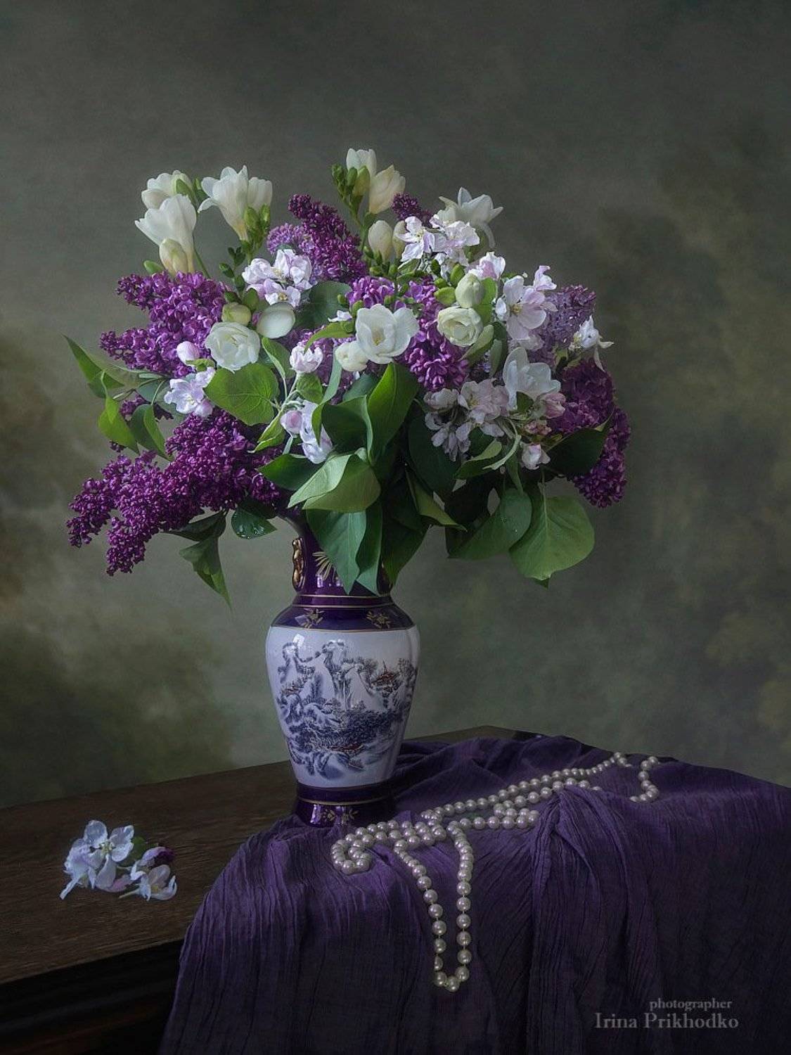 натюрморт, весна, весенние цветы, яблоневый цвет, сирень, фрезия, букет, художественная фотография, Ирина Приходько