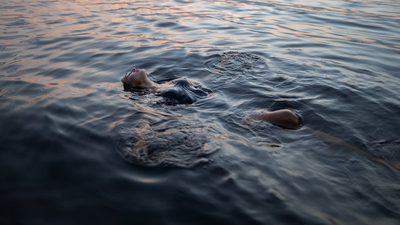 девушка, портрет, девушка в воде Vika фото превью