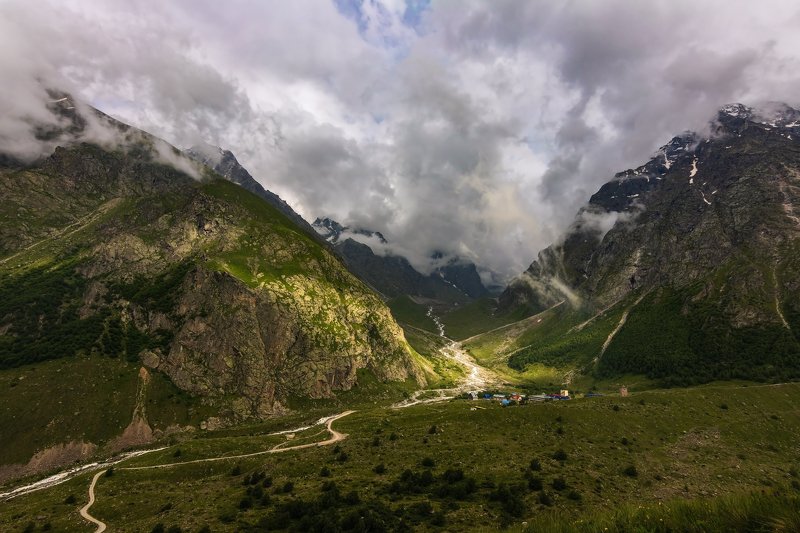 горы,восхождение,кавказ,облака covering with clouds фото превью