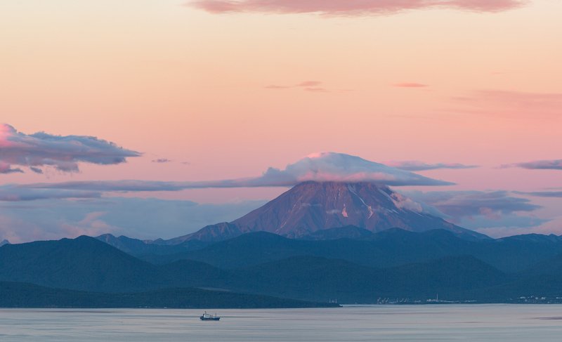 В акватории Авачинской губы  фото превью