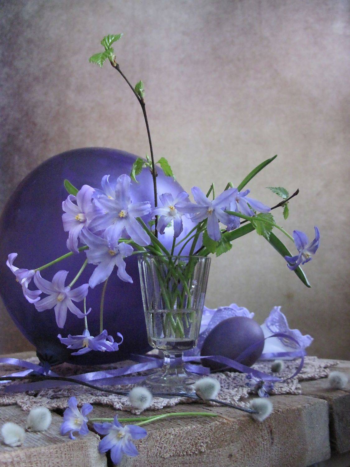 цветы, букет, хионодокса, верба, береза, воздущный шар, винтажная рюмка, яйцо, рюмка,  , Наталия Тихомирова