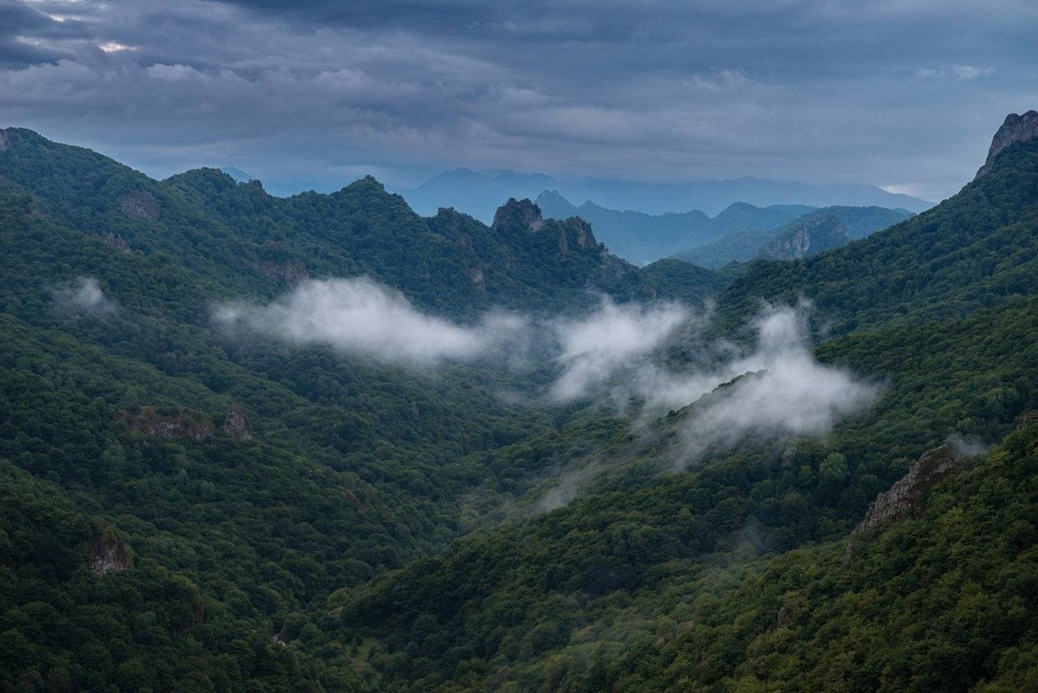 гора, рассвет, небо, плато, облака, утро, тучи, непогода, домбай, Арсен Алабердов