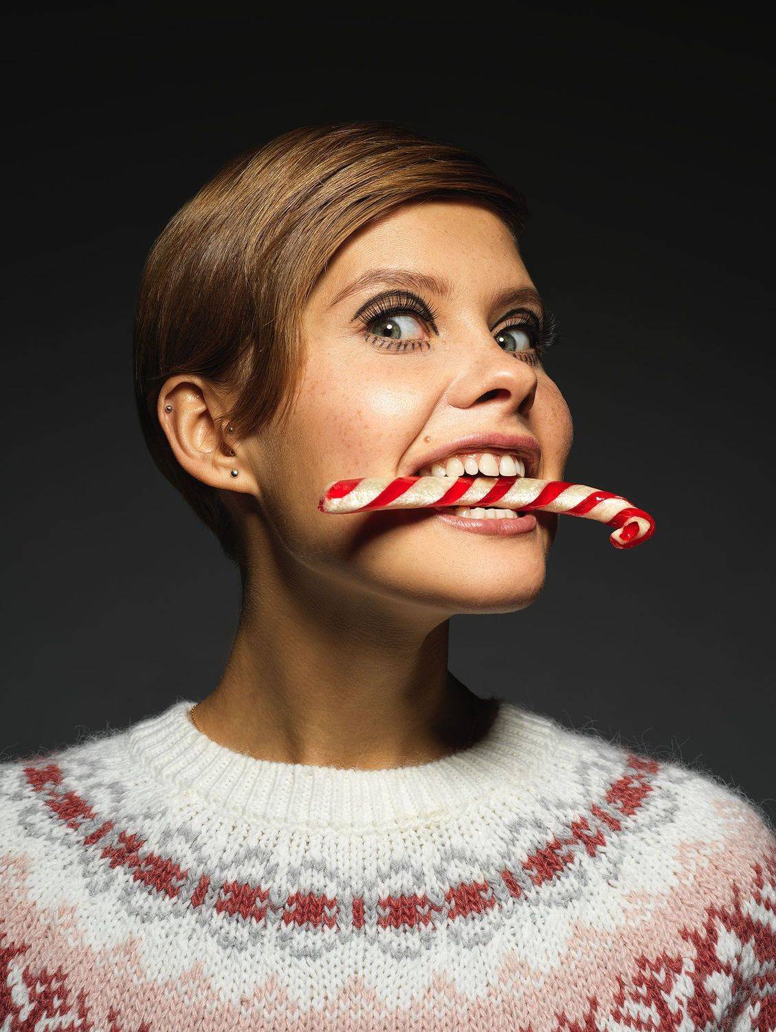hasselblad, twiggy, portrait, smile, close-up, headshot, Christmas, steps, candy, Aleksandr Balakin
