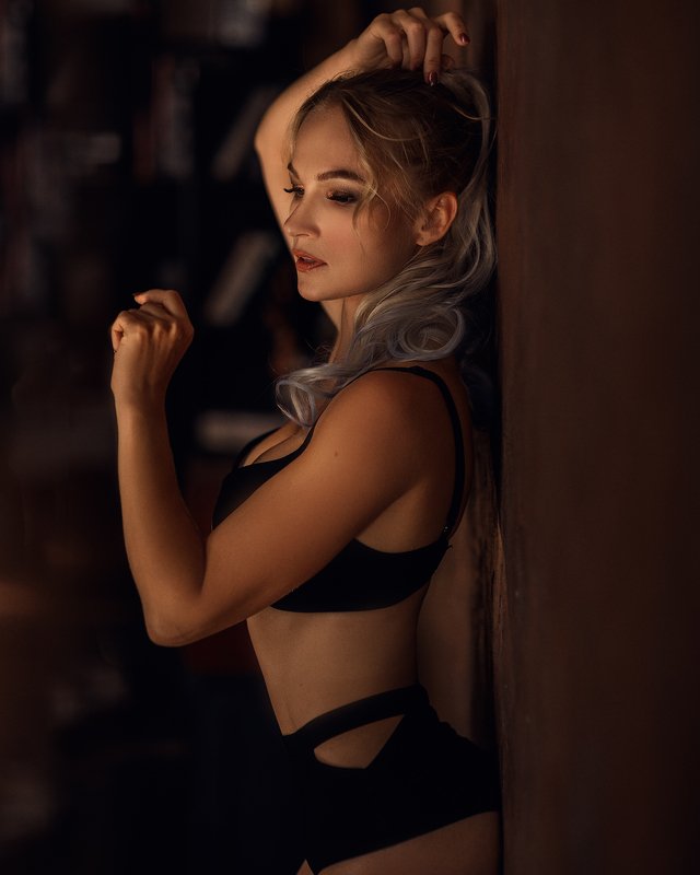 female silhouette фото превью