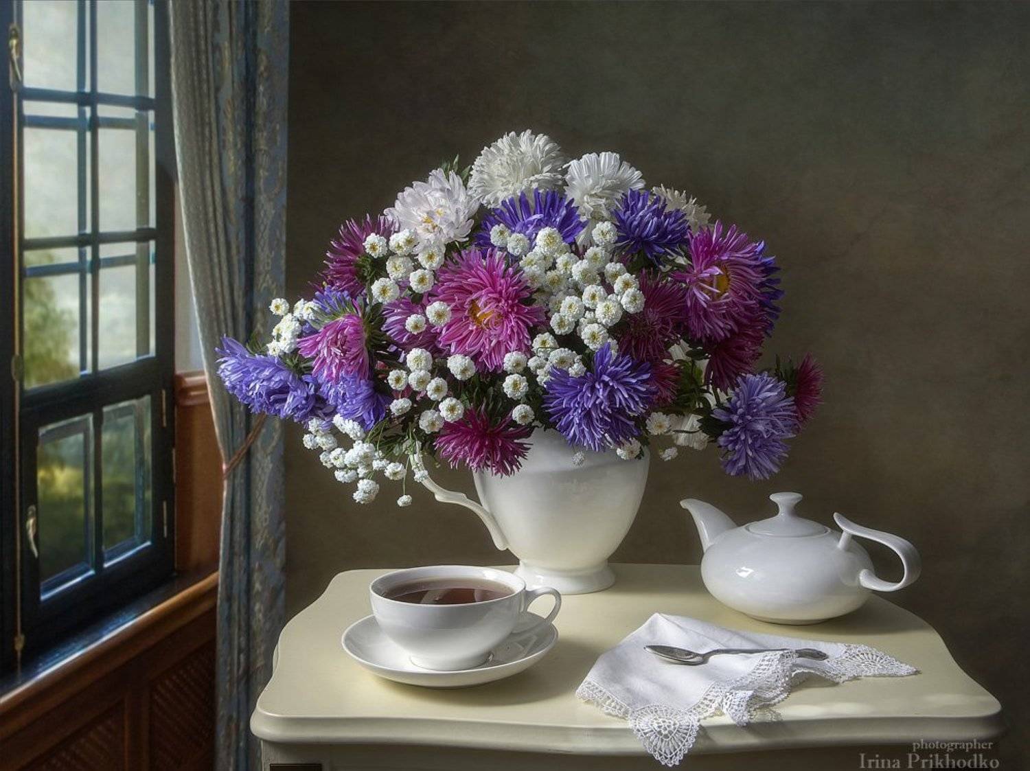 натюрморт, цветы, букеты, интерьер, художественное фото, астры, лето, чайный столик, Ирина Приходько