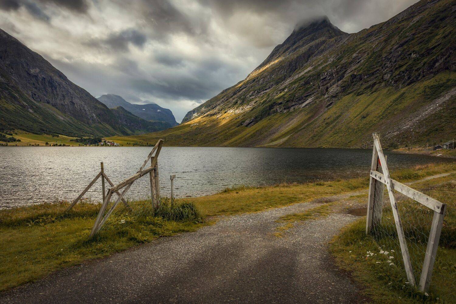 горы, озеро, Александр Безмолитвенный