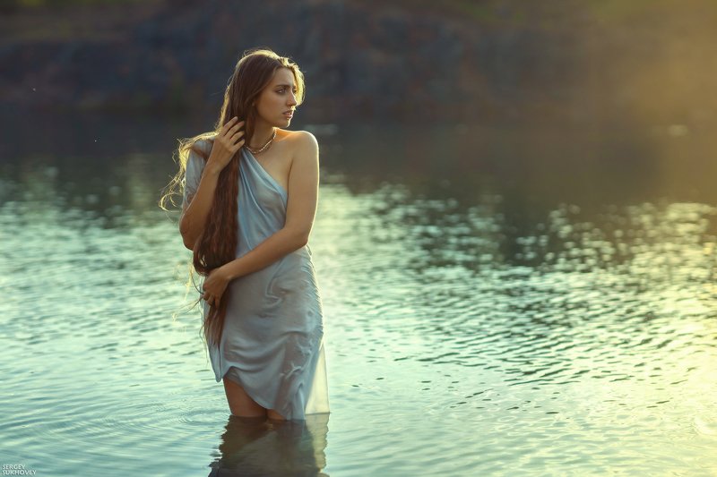 купальщица, девушка в воде, летний портрет *** фото превью