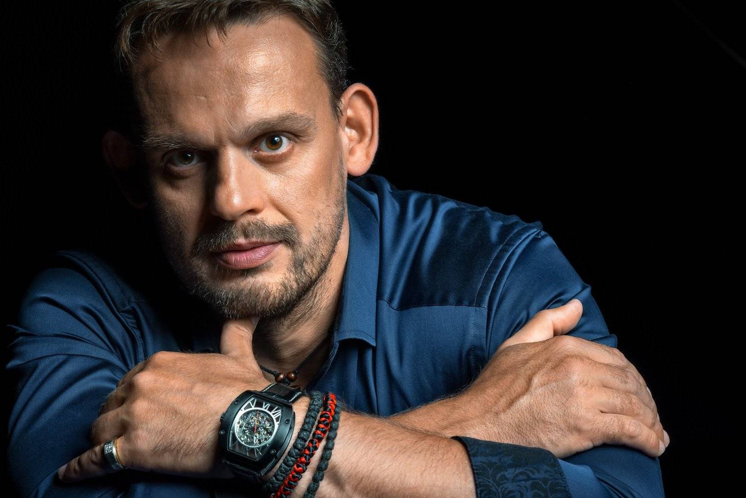 мужской портрет, мужчина, часы, студия, портретная тарелка, импульсный свет, характерный портрет, Ирина Самойлова