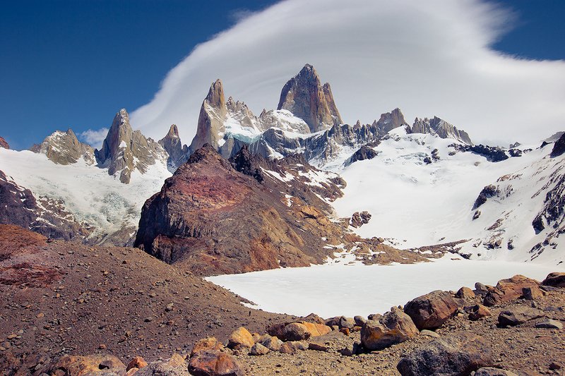 Fitz Roy and frozen lake. фото превью