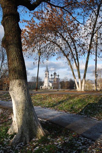 В осеннем парке городском