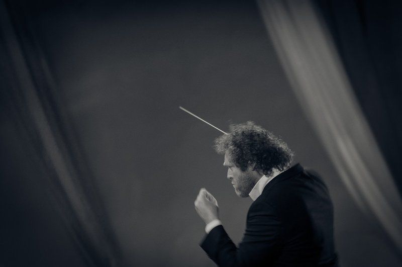 Диригент фото превью