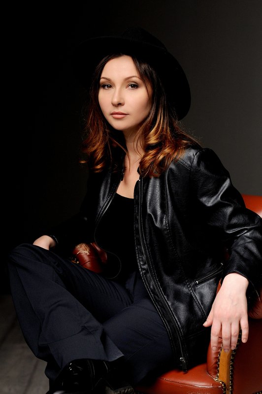 девушка,портрет,студия the attraction and contact фото превью