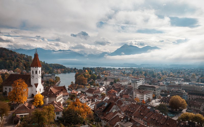швейцария, церковь, собор, осень, горы, облака, дждь, небо, пейзаж, жедтые деревья, озеро ******** фото превью