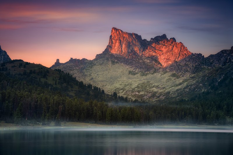 пейзаж, природа, красноярский край, ергаки, горы, пик, вершина, скала, тайга, вечер, закат, озеро, светлое, отражение, поход, туризм, путешествие, высокие, большой, красивая Пик Звездный фото превью