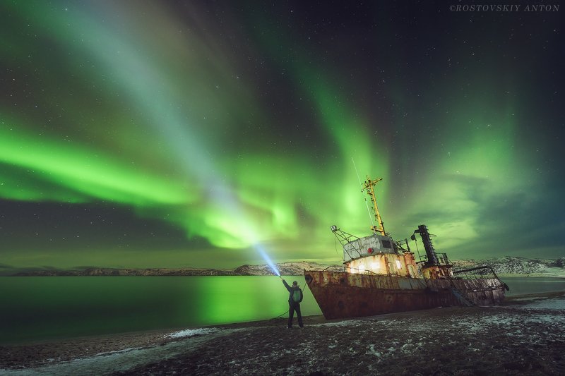 фототур, Териберка, северное сияние, полярное сияние, Мурманская область, Кольский полуостров, корабль, aurora, teriberka, фотосъёмщик Сам себе передний план (фототур Териберка) фото превью