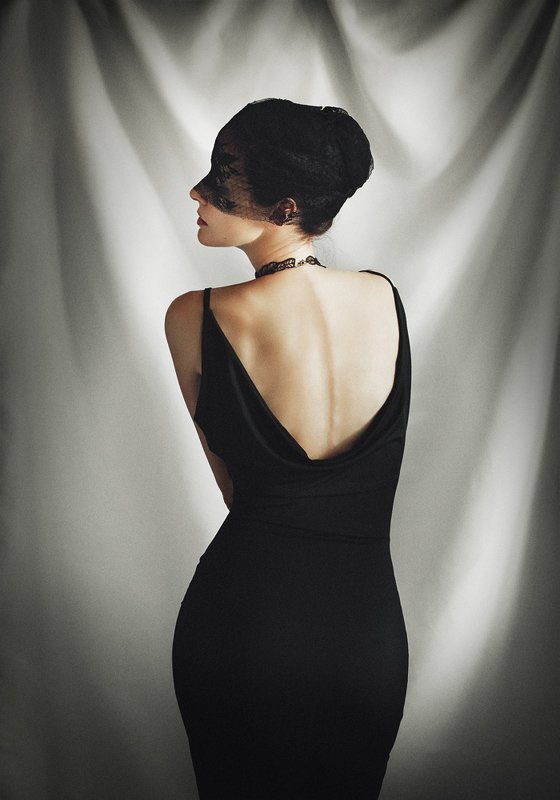 девушка, портрет, спина Незнакомка фото превью