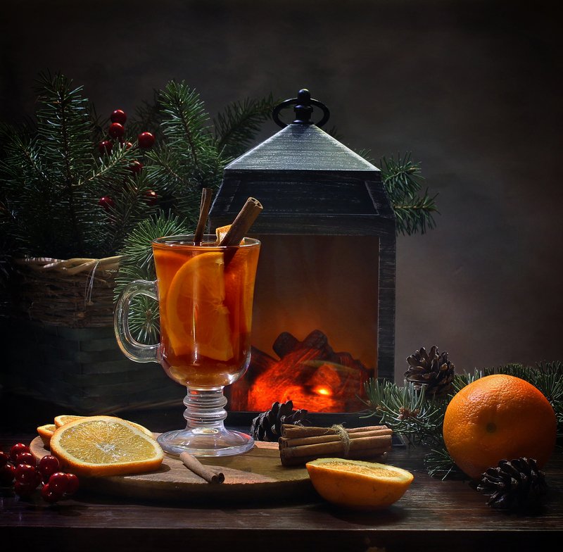 натюрморт, новый год, глинтвейн, апельсин, корица, фонарик, камеленк Глинтвейн фото превью