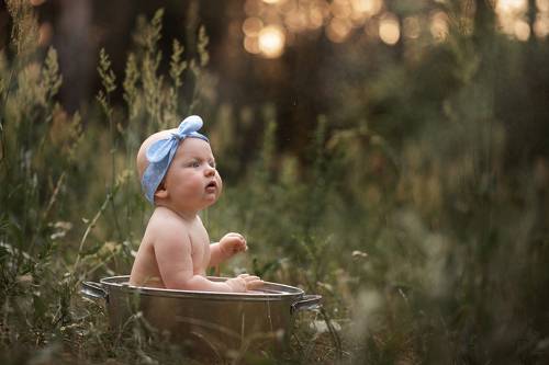 Купание в тазике