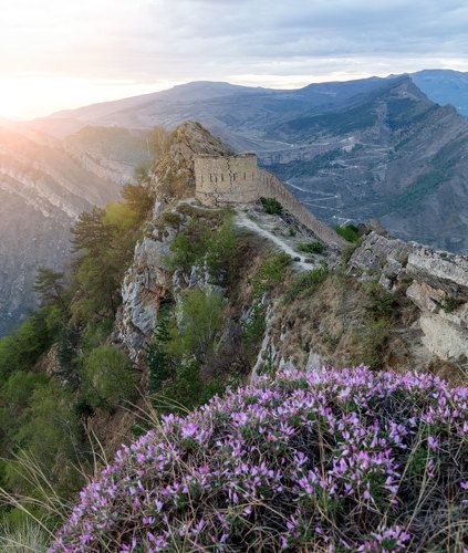 Рассвет над Гунибом. Башня Шамиля.