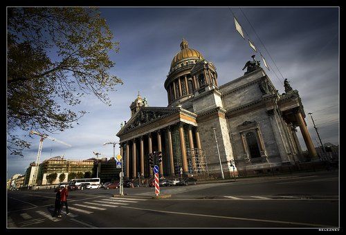 ползет под горку
