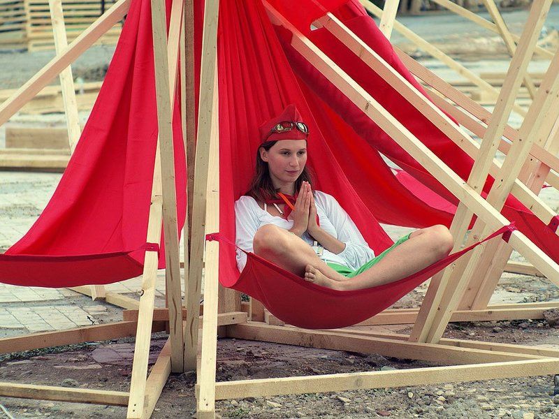 девушка, пионерка, будда, гамак, зурбаган Омммм фото превью