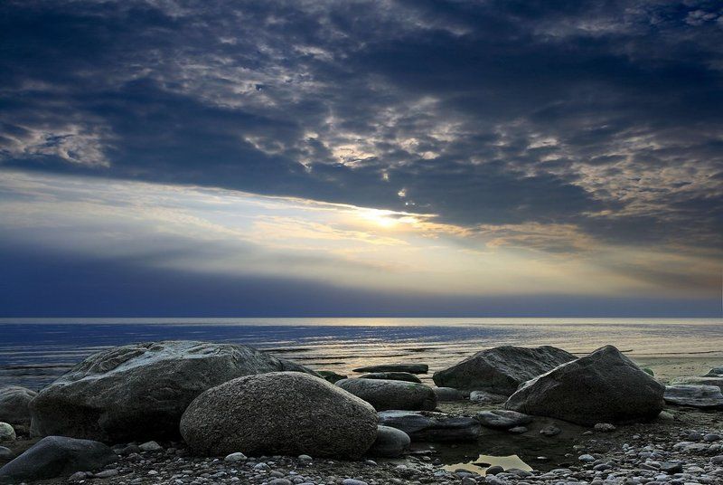 Свет и камни фото превью