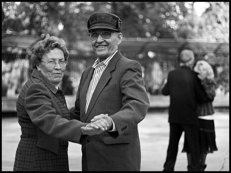 старики, танец Любовь? Она. фото превью