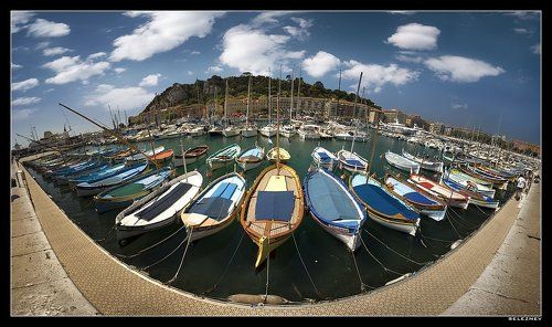 рыбак рыбака пихает в бока