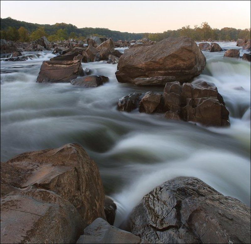 Камни в холодной воде фото превью
