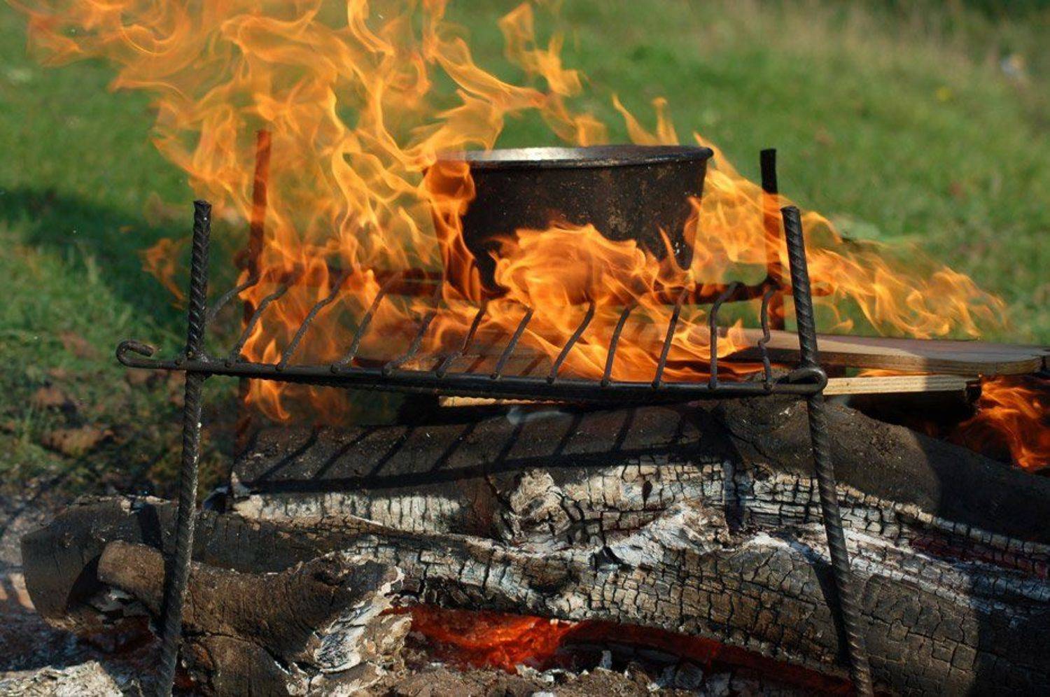 костер, угли, похлебка, котелок, sevat