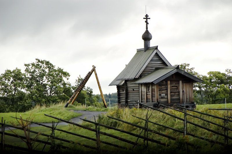кижи,церковь,облака,забор Церквушка фото превью