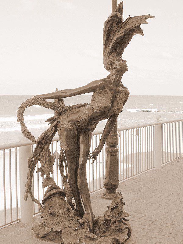 балтика, владычица, скульптура владычица фото превью