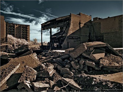 The last day of Wayne Theatre