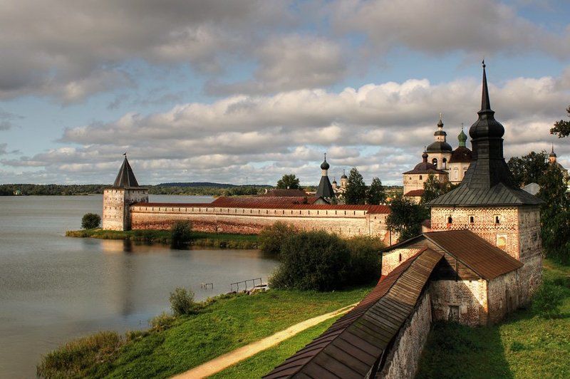 В Кирилло-Белозерском монастыре фото превью