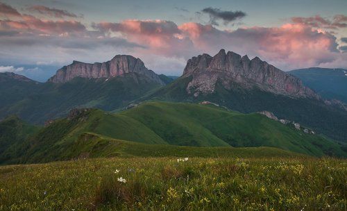 В театре небесной драмы