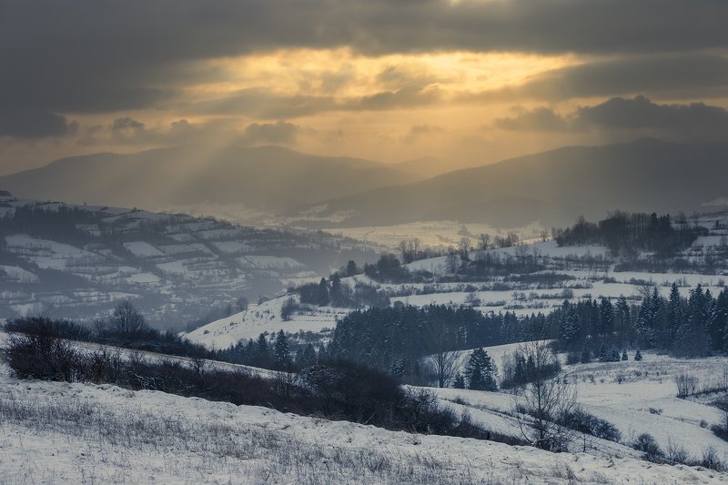 Winter in mountains. Beskidy. фото превью
