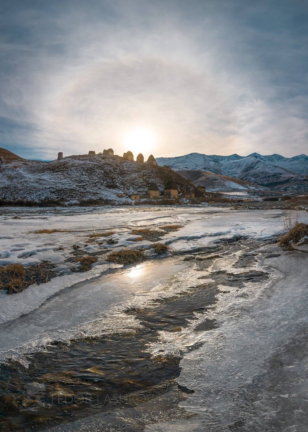кавказ, северная осетия, алания, кавказские горы, река, течение, река гизельдон, гало, солнце, город мёртвых, даргавский историко-этнографический комплекс город мертвых, даргавс,, Лашков Фёдор
